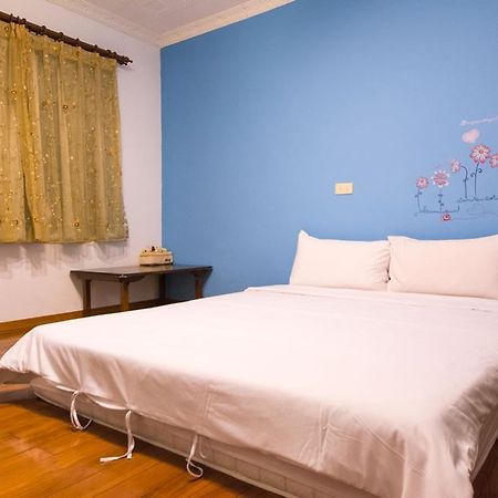 Dog House Bed & Breakfast Taitung Ngoại thất bức ảnh