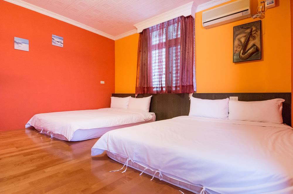 Dog House Bed & Breakfast Taitung Ngoại thất bức ảnh